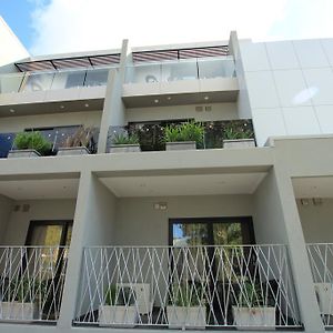 Melrose Apartments